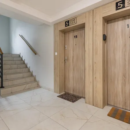 Stylowy Z Balkonem Blisko Plazy By Renters Lejlighed