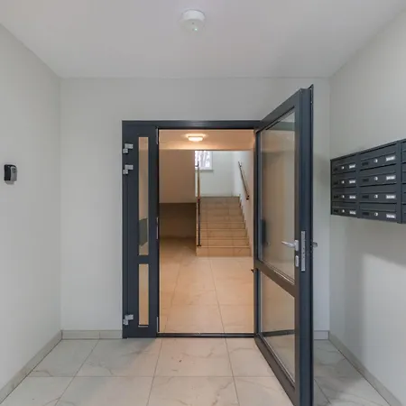 Stylowy Z Balkonem Blisko Plazy By Renters Lejlighed